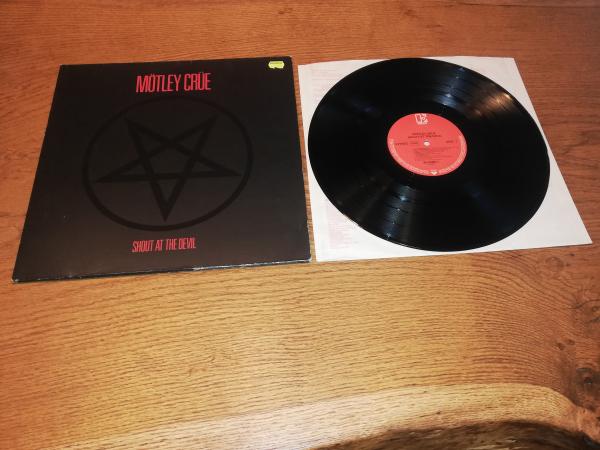 Mötley Crüe Shout at the devil 1983 Elektra 96-0289-1 Deutsche Pressung VG+/VG+